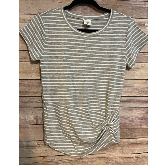 CAbi Tops - 👚 Cute CAbi grey and white ruched t shirt XS